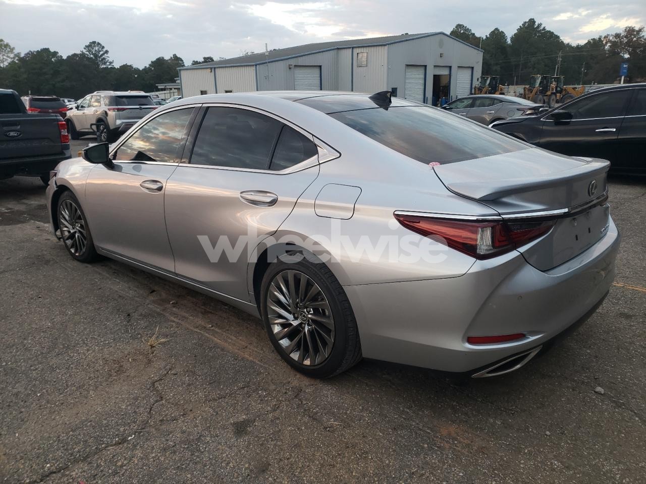 Photo 2 of 2024 LEXUS ES 350 BASE (VIN 58AFZ1B16RU161054)