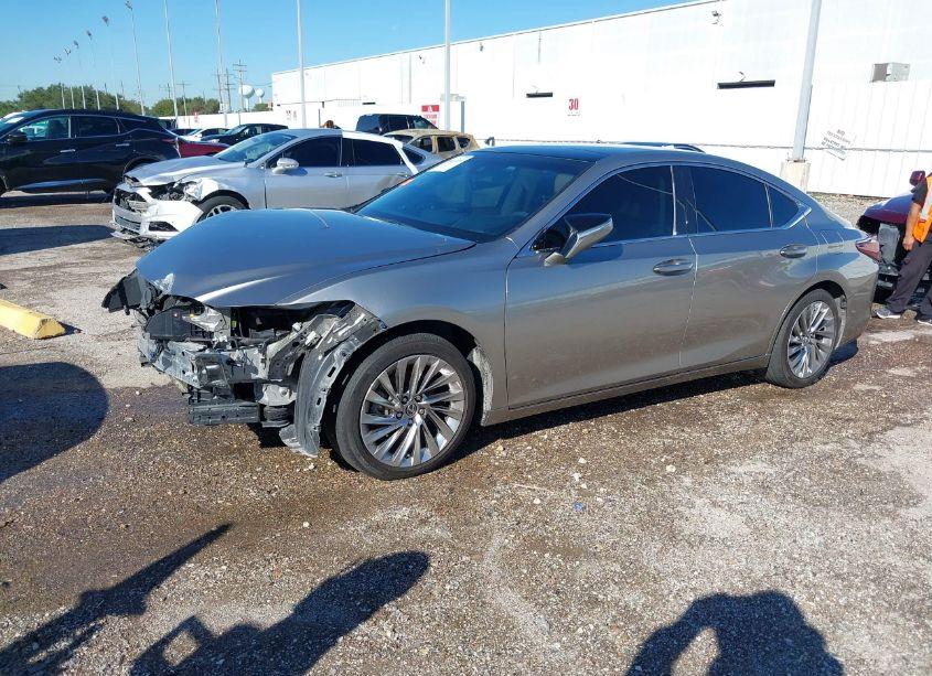 Photo 2 of 2020 Lexus Es 350 ULTRA LUXURY (VIN 58AFZ1B19LU067967)