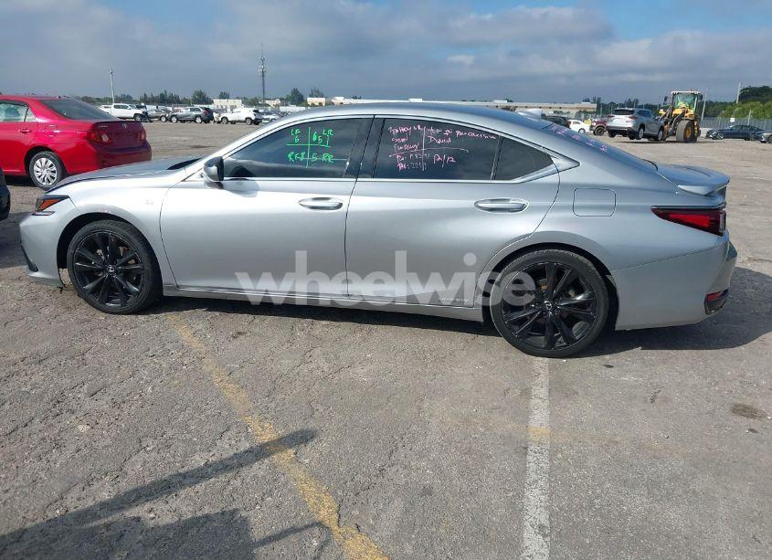 Photo 3 of 2022 Lexus Es 300H F SPORT (VIN 58AGA1C10NU013339)
