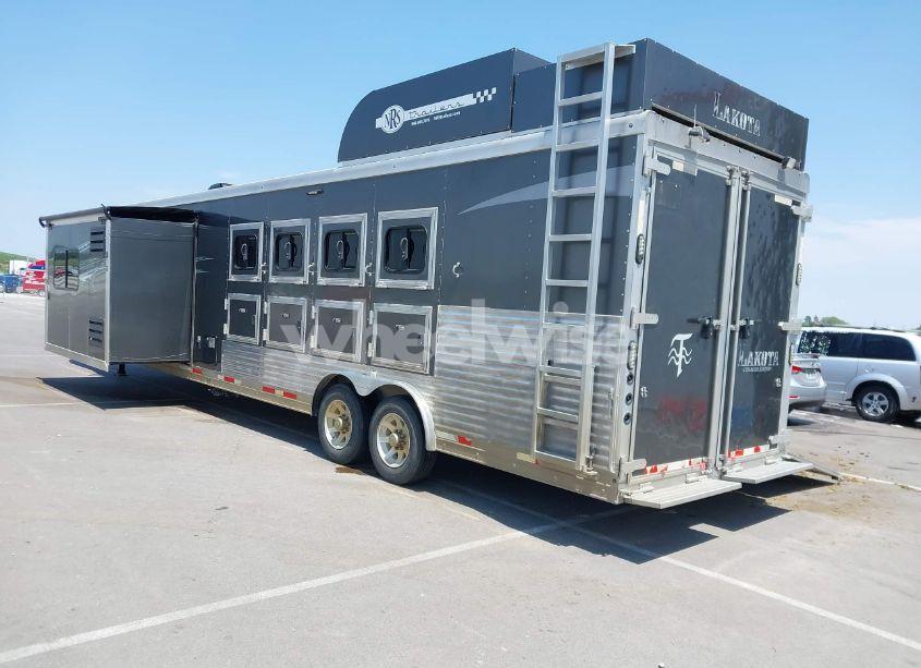 Photo 3 of 2019 Lakota Charger C8415 (VIN 58JGX4J23K1000495)