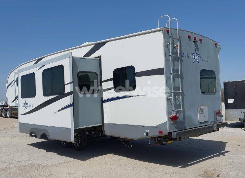 Photo 3 of 2018 Highland Ridge SILVER STAR (VIN 58TCH0BS1J3WH3052)