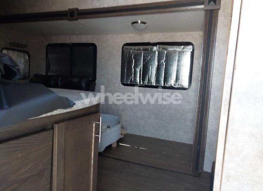 Photo 6 of 2018 Highland Ridge SILVER STAR (VIN 58TCH0BS1J3WH3052)