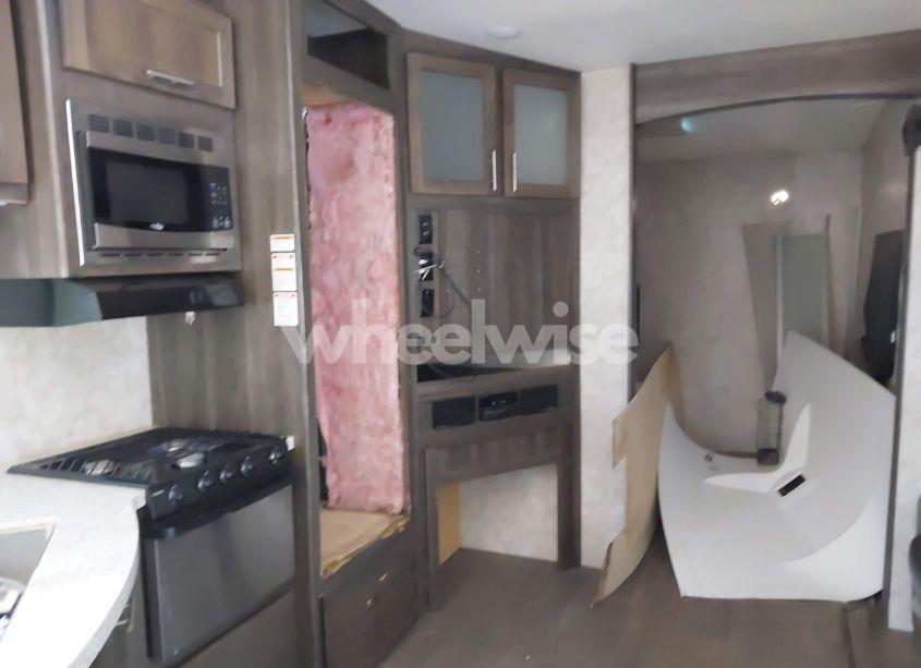 Photo 7 of 2018 Highland Ridge SILVER STAR (VIN 58TCH0BS1J3WH3052)