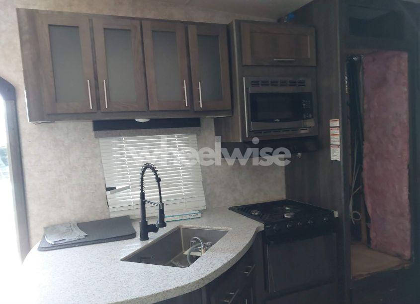 Photo 8 of 2018 Highland Ridge SILVER STAR (VIN 58TCH0BS1J3WH3052)