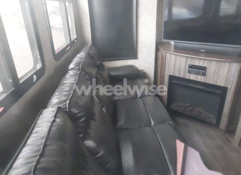 Photo 8 of 2018 Highland Ridge OTHER (VIN 58TCHSBV7J3HF3061)