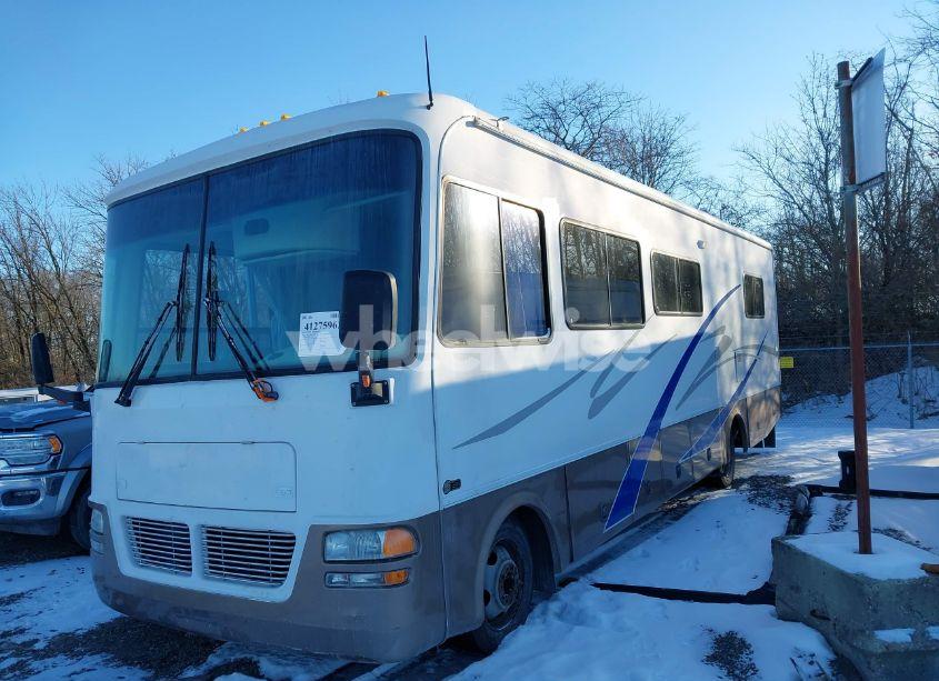 Photo 2 of 2003 Workhorse Custom CHASSIS MOTORHOME CHASSIS P3500 (VIN 5B4LP57G923350131)