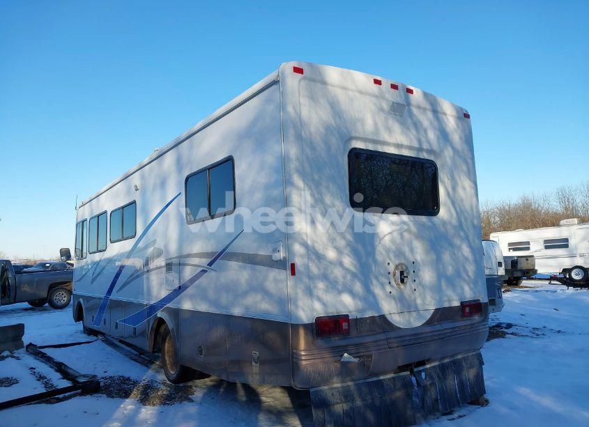 Photo 3 of 2003 Workhorse Custom CHASSIS MOTORHOME CHASSIS P3500 (VIN 5B4LP57G923350131)