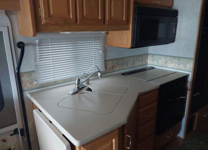 Photo 14 of 2002 Workhorse Custom CHASSIS MOTORHOME CHASSIS W22 (VIN 5B4MP67G423344893)