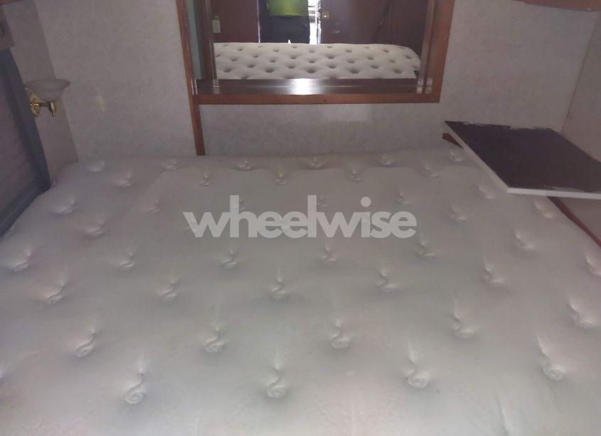 Photo 12 of 2003 Workhorse Custom CHASSIS MOTORHOME CHASSIS W22 (VIN 5B4MP67G833359169)