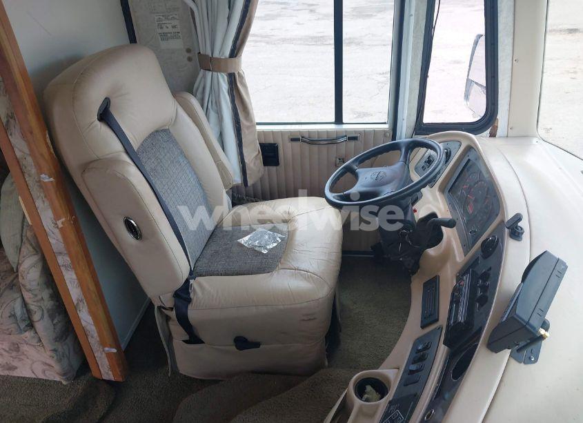 Photo 5 of 2003 Workhorse Custom CHASSIS MOTORHOME CHASSIS W22 (VIN 5B4MP67G833359169)