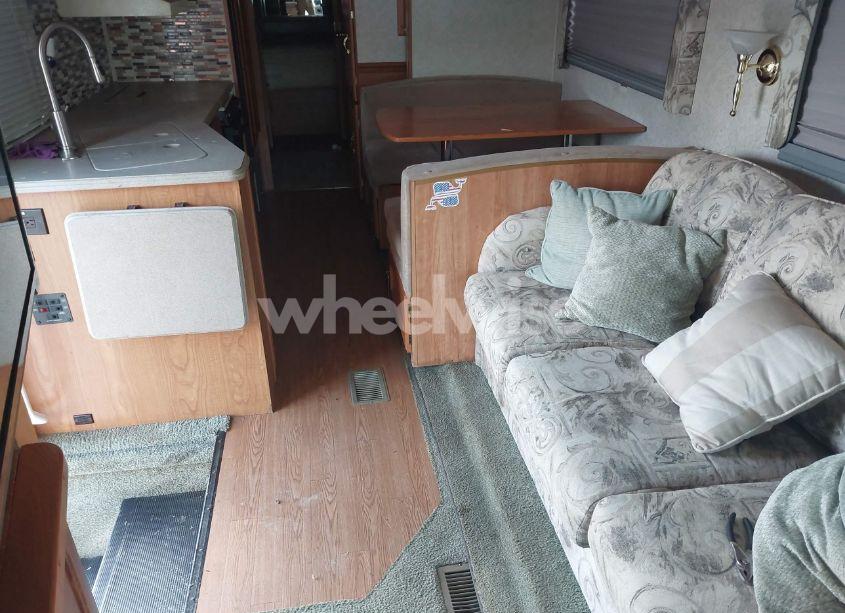 Photo 8 of 2003 Workhorse Custom CHASSIS MOTORHOME CHASSIS W22 (VIN 5B4MP67G833359169)