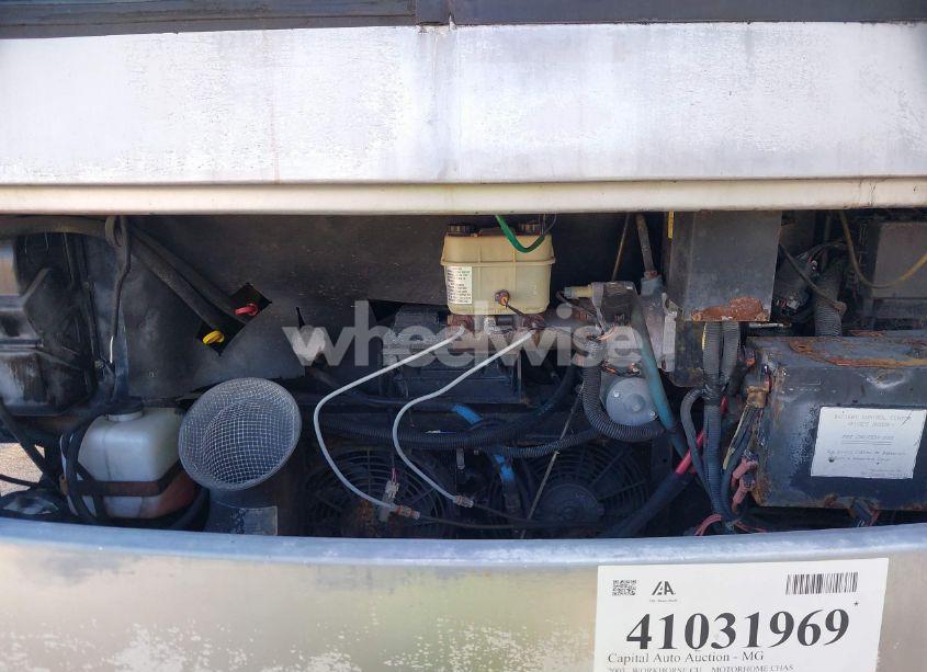 Photo 10 of 2003 Workhorse Custom CHASSIS MOTORHOME CHASSIS W22 (VIN 5B4MP67G933376238)