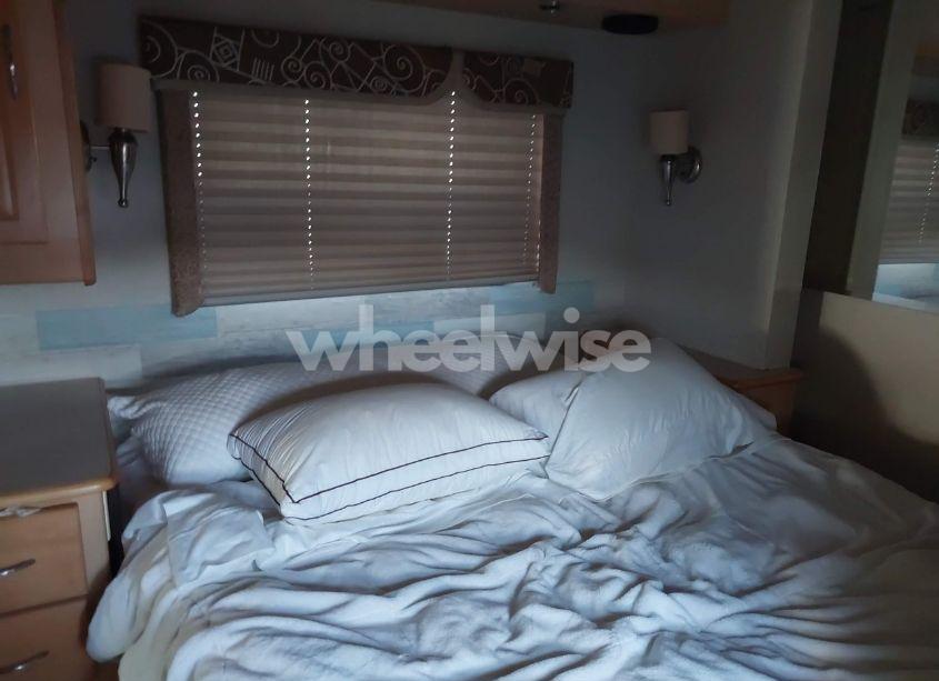 Photo 18 of 2003 Workhorse Custom CHASSIS MOTORHOME CHASSIS W22 (VIN 5B4MP67G933376238)