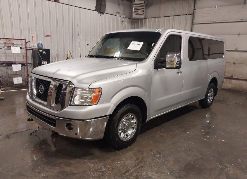 Photo 2 of 2017 Nissan Nv PASSENGER NV3500 HD SL V8 (VIN 5BZAF0AA0HN850557)