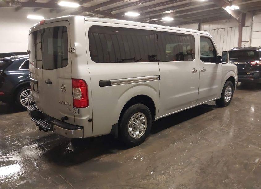Photo 4 of 2017 Nissan Nv PASSENGER NV3500 HD SL V8 (VIN 5BZAF0AA0HN850557)