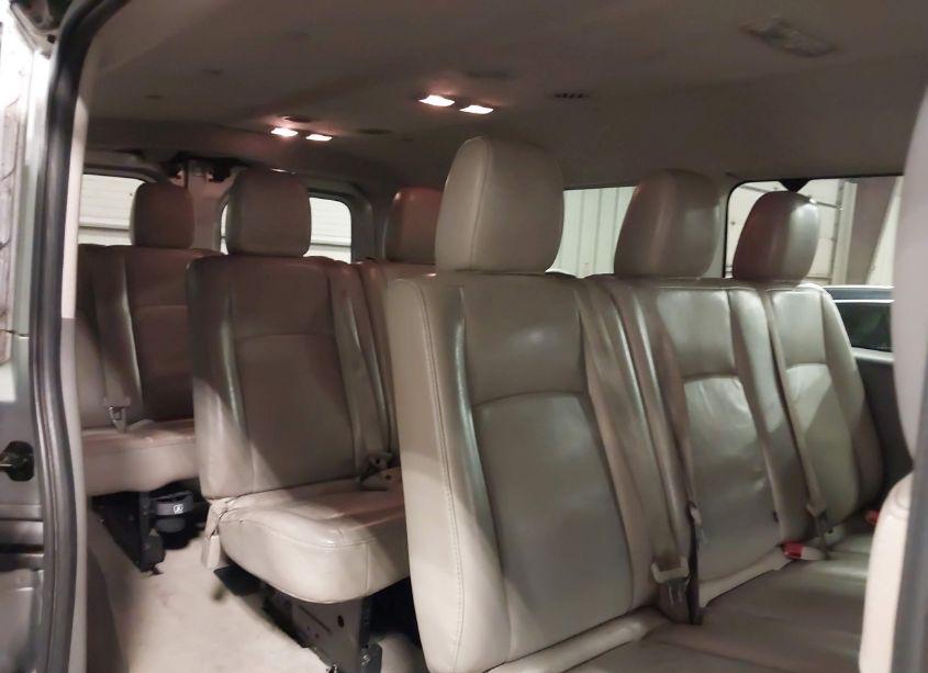 Photo 8 of 2017 Nissan Nv PASSENGER NV3500 HD SL V8 (VIN 5BZAF0AA0HN850557)