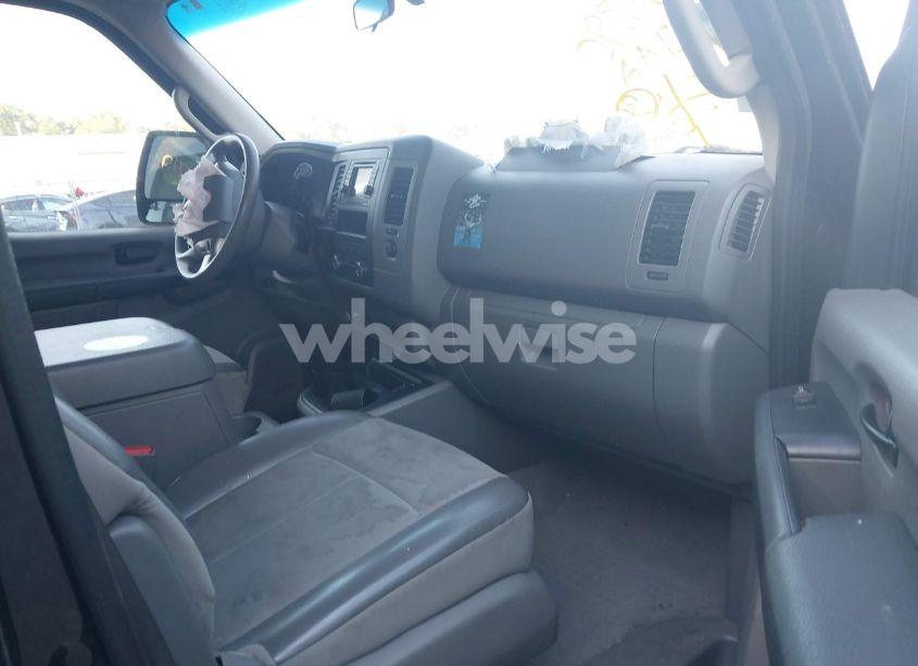 Photo 5 of 2013 Nissan Nv PASSENGER NV3500 HD SV V8 (VIN 5BZAF0AA4DN200057)