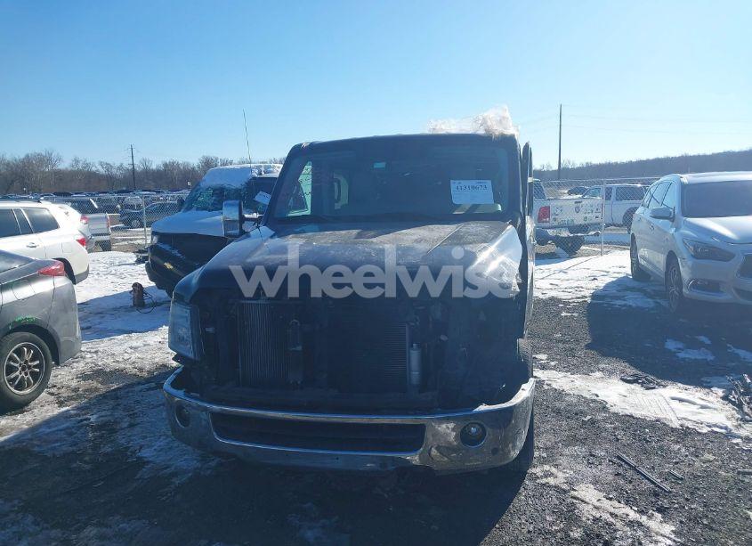 Photo 12 of 2017 Nissan Nv PASSENGER NV3500 HD SL V8 (VIN 5BZAF0AA4HN850383)