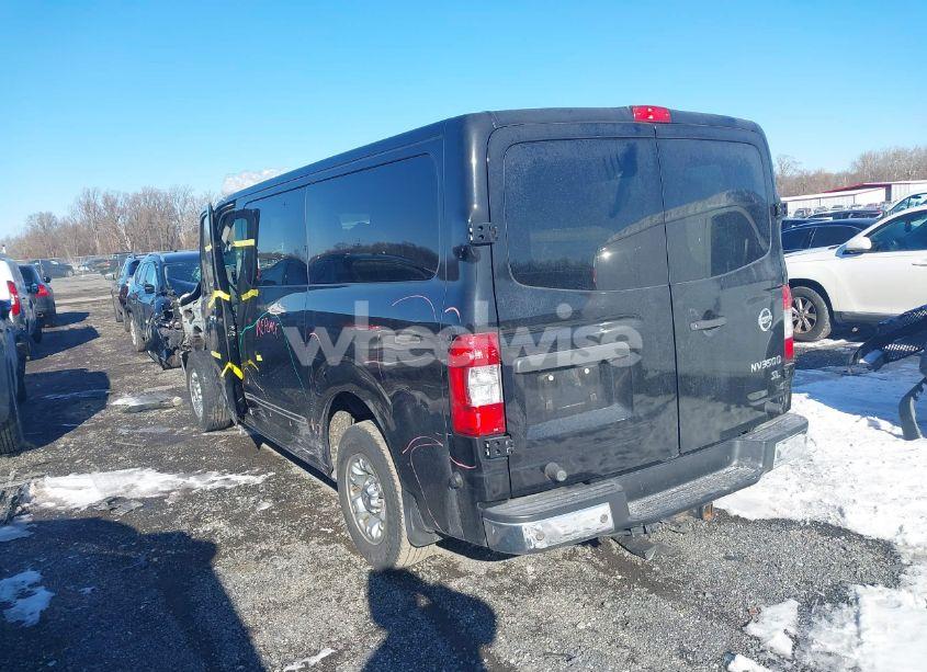 Photo 3 of 2017 Nissan Nv PASSENGER NV3500 HD SL V8 (VIN 5BZAF0AA4HN850383)