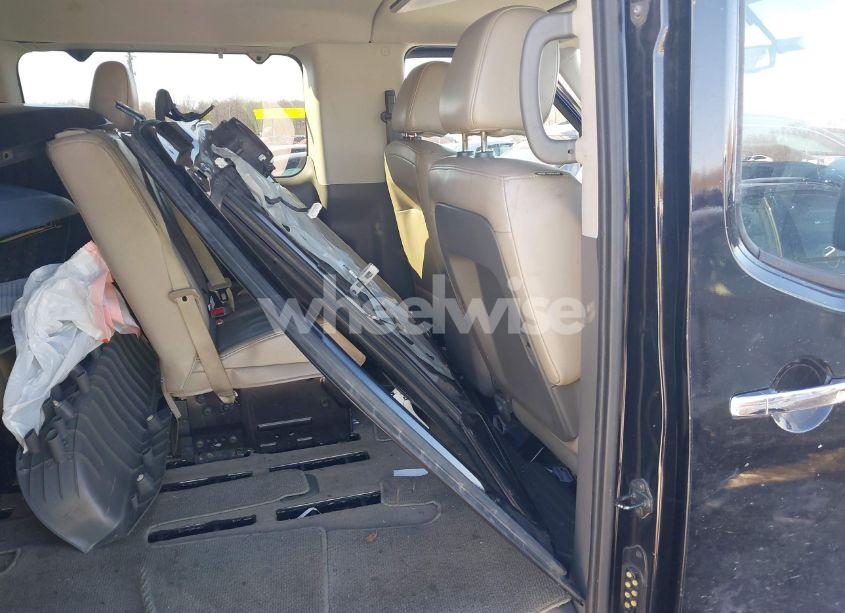 Photo 8 of 2017 Nissan Nv PASSENGER NV3500 HD SL V8 (VIN 5BZAF0AA4HN850383)