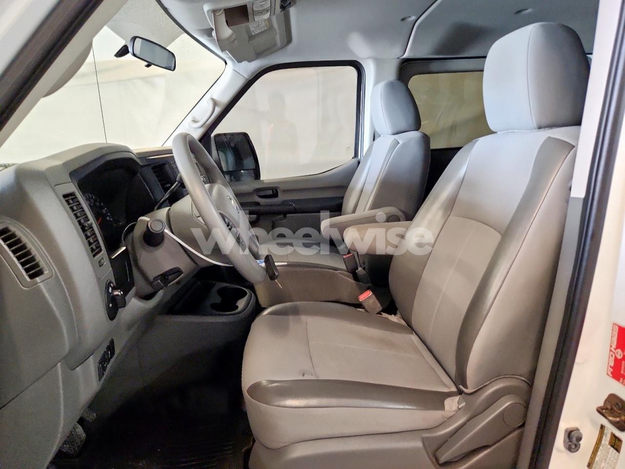 Photo 7 of 2018 NISSAN NV 3500 S (VIN 5BZBF0AA0JN851587)