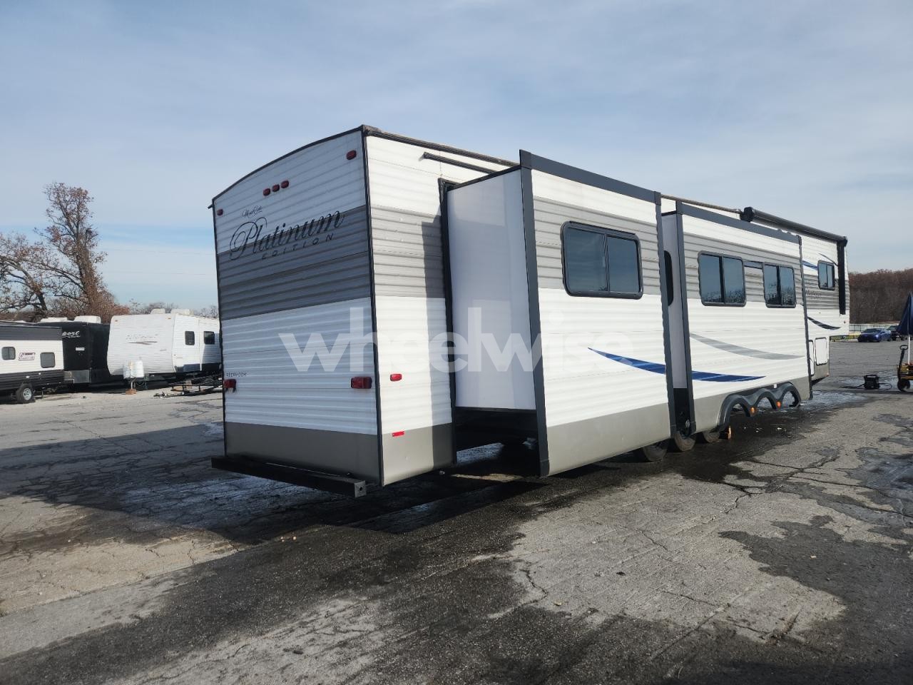 Photo 4 of 2023 O8BN MONTE CARLO PLATINUM (VIN 5CZ300R32R1228974)