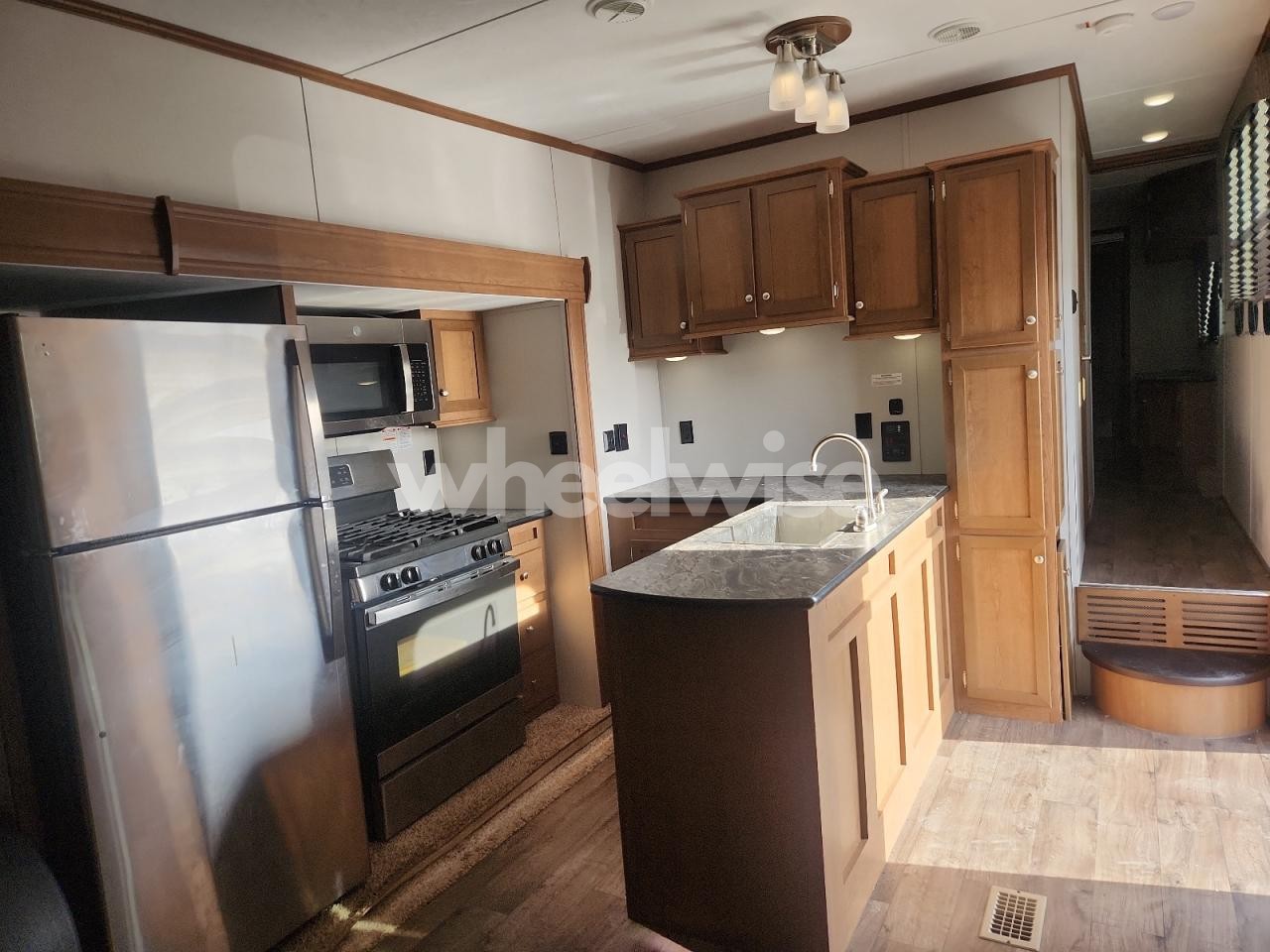 Photo 5 of 2023 O8BN MONTE CARLO PLATINUM (VIN 5CZ300R32R1228974)