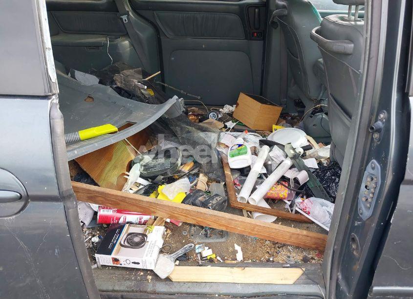 Photo 8 of 2003 Honda Odyssey EX-L (VIN 5FNRL18003B129225)