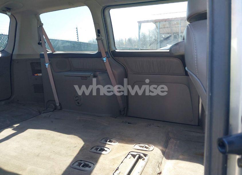 Photo 8 of 2004 Honda Odyssey EX-L (VIN 5FNRL18004B083705)