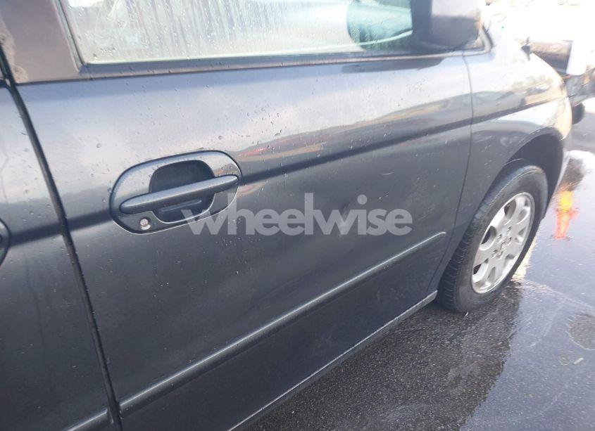 Photo 6 of 2004 Honda Odyssey EX-L (VIN 5FNRL18044B092312)