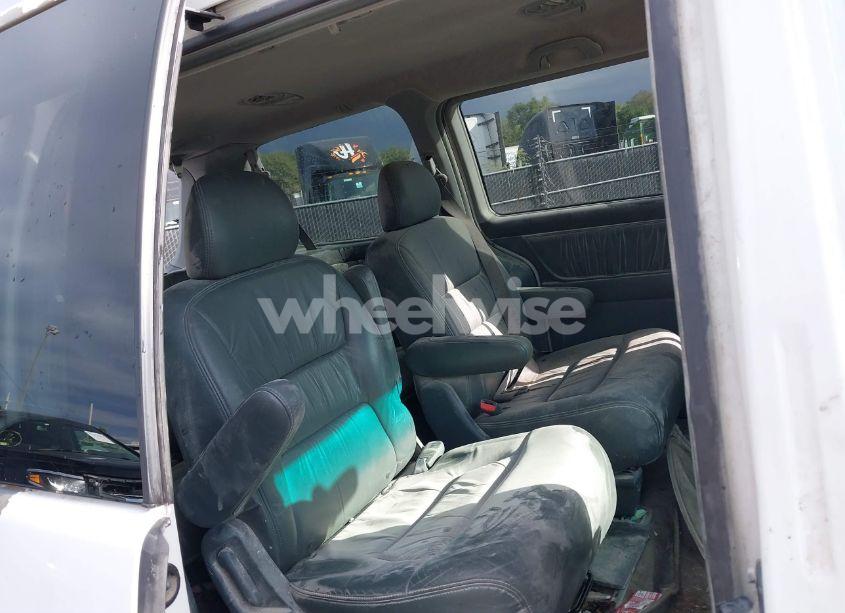 Photo 8 of 2004 Honda Odyssey EX-L (VIN 5FNRL18074B109717)