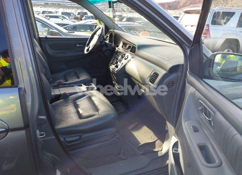 Photo 5 of 2002 Honda Odyssey EX-L (VIN 5FNRL180X2B022889)