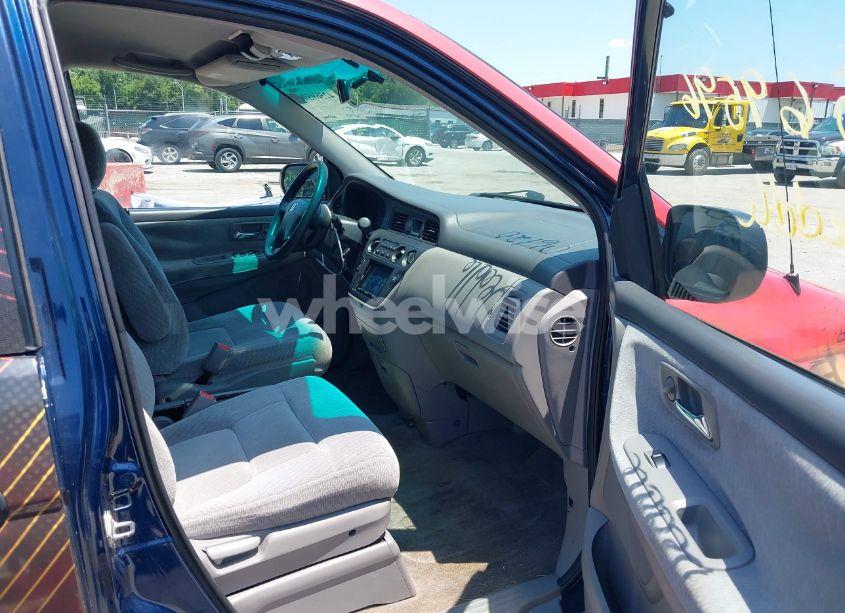 Photo 5 of 2003 Honda Odyssey LX (VIN 5FNRL18503B094844)