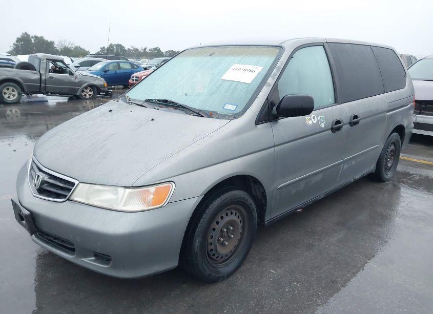 Photo 2 of 2002 Honda Odyssey LX (VIN 5FNRL18552B027526)