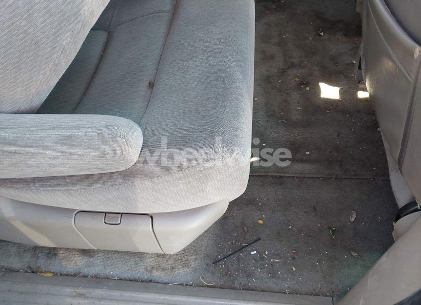 Photo 8 of 2002 Honda Odyssey LX (VIN 5FNRL18562B018754)