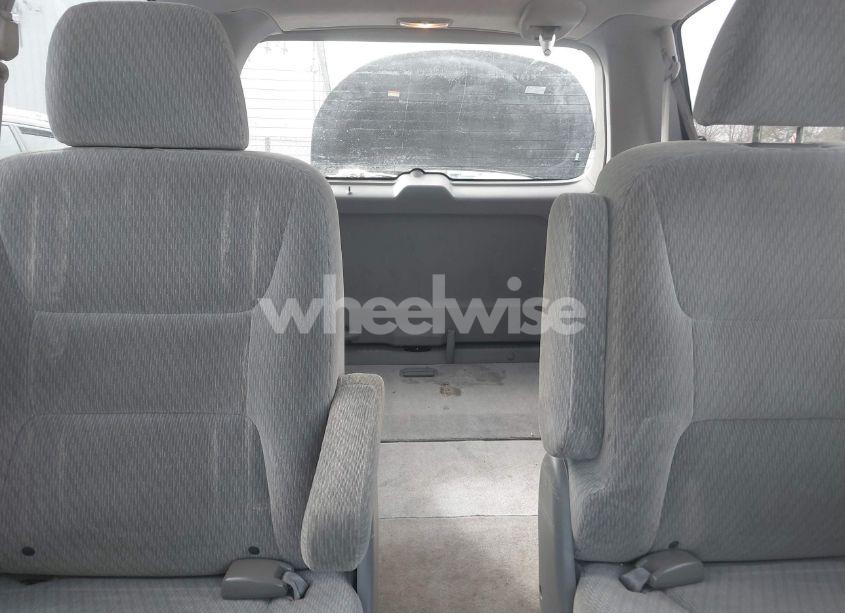 Photo 8 of 2004 Honda Odyssey LX (VIN 5FNRL18574B076634)