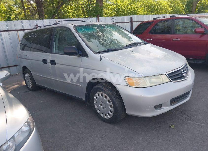 2002 Honda Odyssey LX (VIN 5FNRL18582B052176) main photo