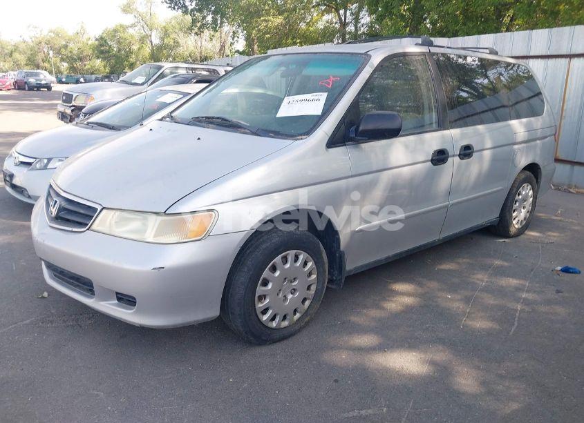 Photo 2 of 2002 Honda Odyssey LX (VIN 5FNRL18582B052176)