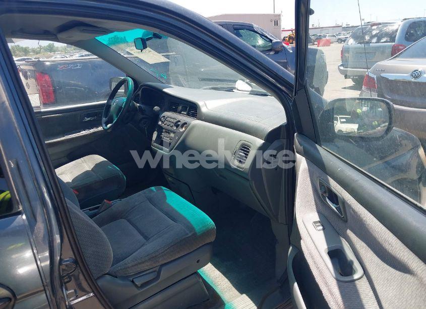 Photo 5 of 2003 Honda Odyssey LX (VIN 5FNRL185X3B066629)