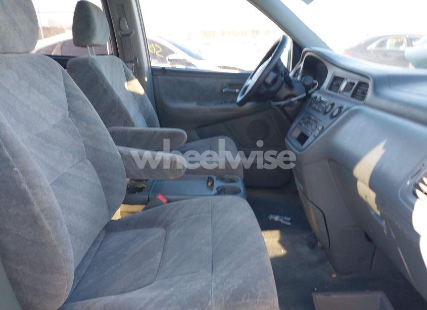 Photo 5 of 2002 Honda Odyssey EX (VIN 5FNRL18612B037978)