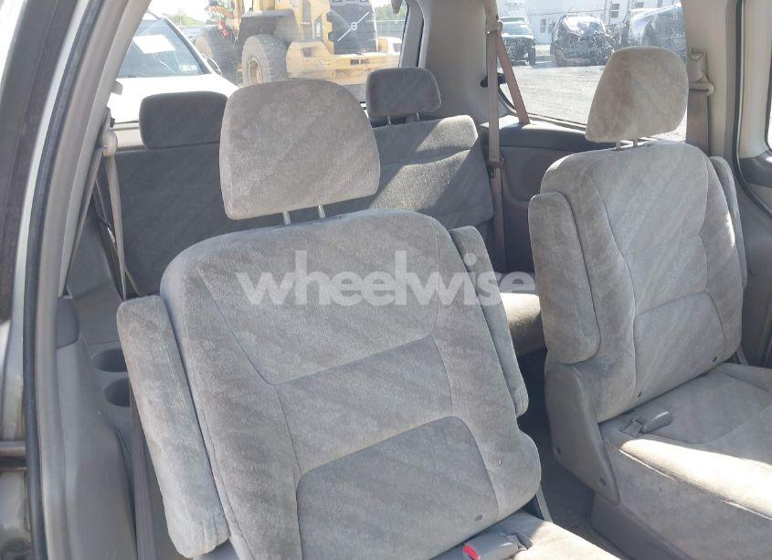 Photo 8 of 2004 Honda Odyssey EX (VIN 5FNRL18614B037143)