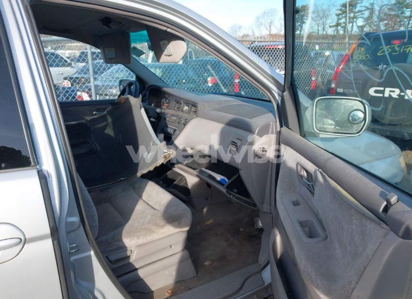 Photo 5 of 2004 Honda Odyssey EX (VIN 5FNRL18614B053956)