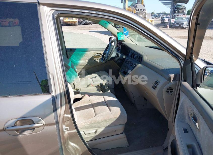 Photo 5 of 2004 Honda Odyssey EX (VIN 5FNRL18624B013109)