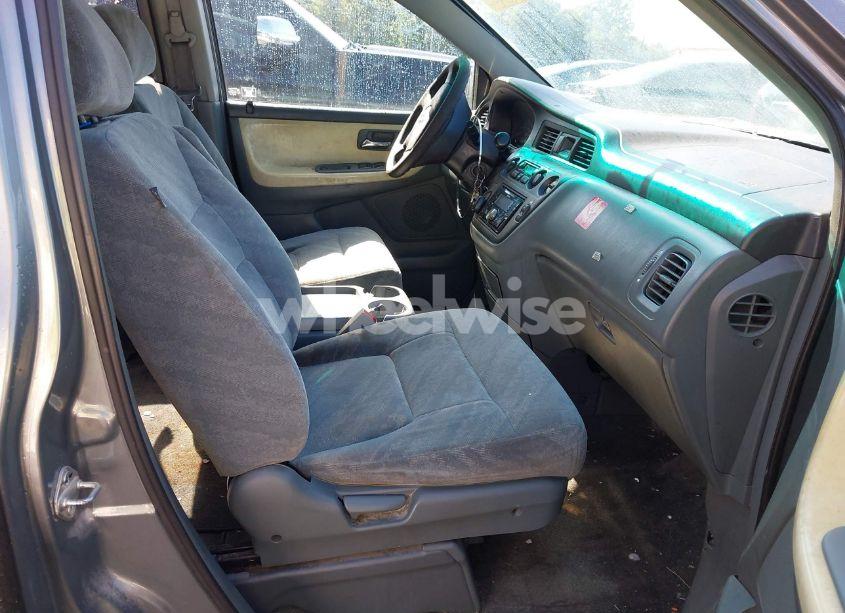 Photo 5 of 2002 Honda Odyssey EX (VIN 5FNRL18632B009809)