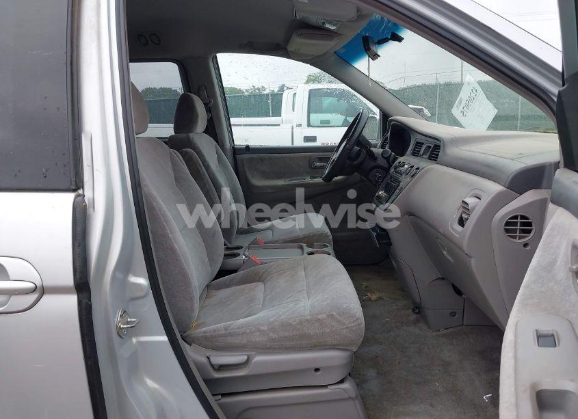 Photo 5 of 2002 Honda Odyssey EX (VIN 5FNRL18642B005803)