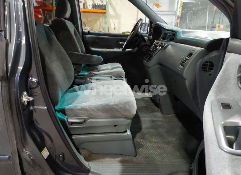 Photo 5 of 2003 Honda Odyssey EX (VIN 5FNRL18643B122721)