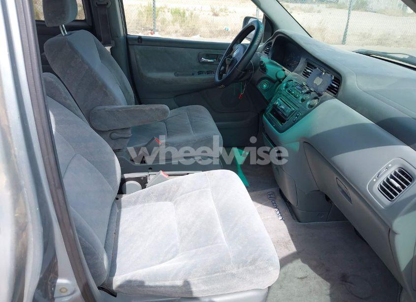 Photo 5 of 2002 Honda Odyssey EX (VIN 5FNRL18652B005289)