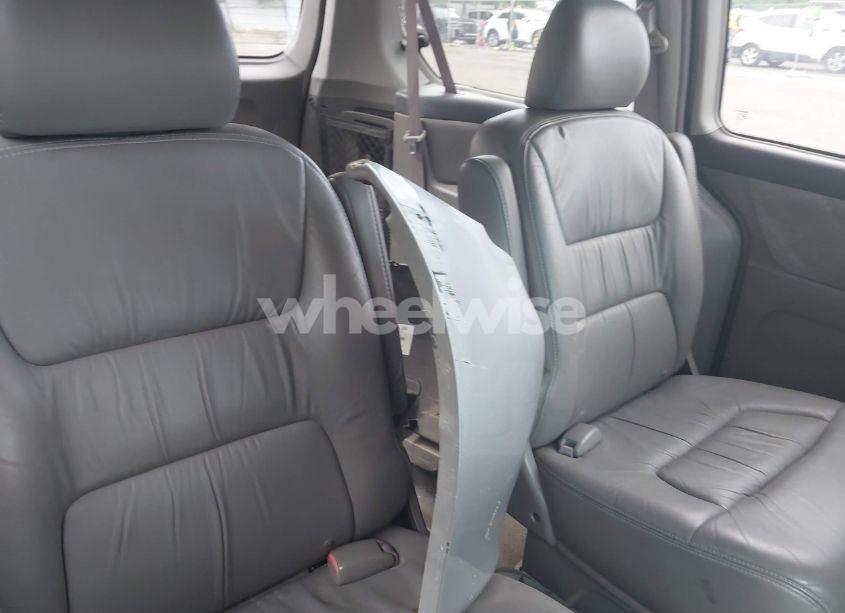 Photo 8 of 2003 Honda Odyssey EX (VIN 5FNRL18663B075286)
