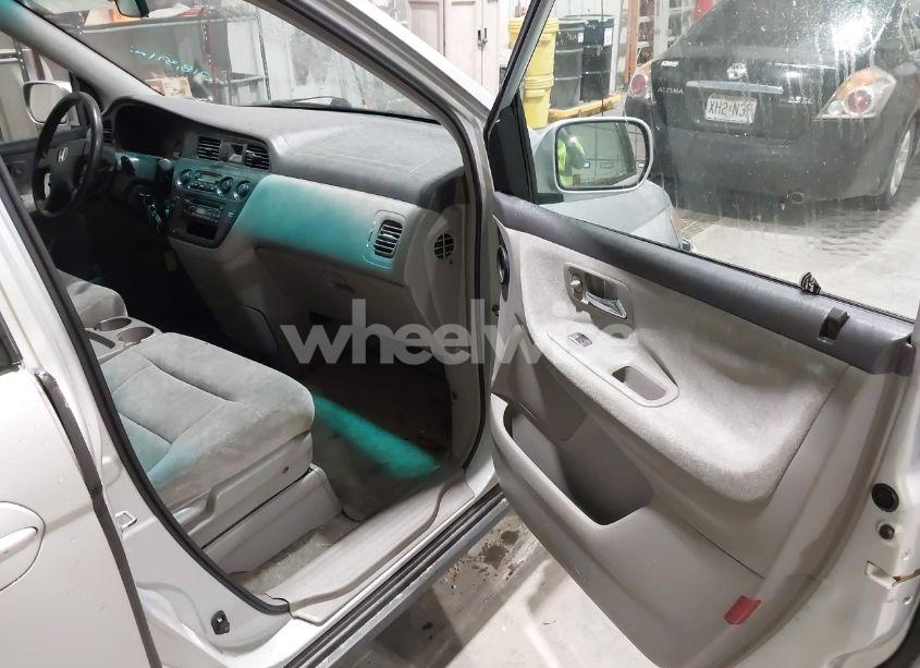 Photo 5 of 2003 Honda Odyssey EX (VIN 5FNRL18673B009670)