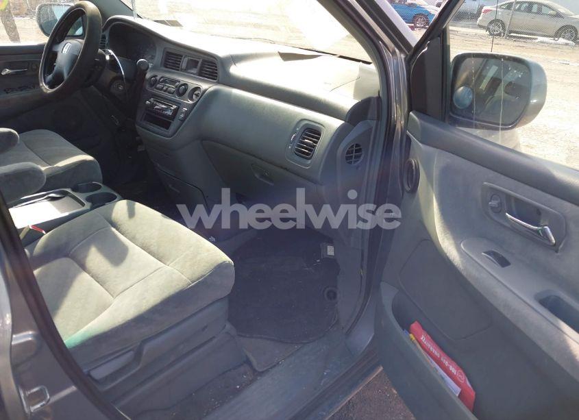 Photo 5 of 2002 Honda Odyssey EX (VIN 5FNRL186X2B043035)